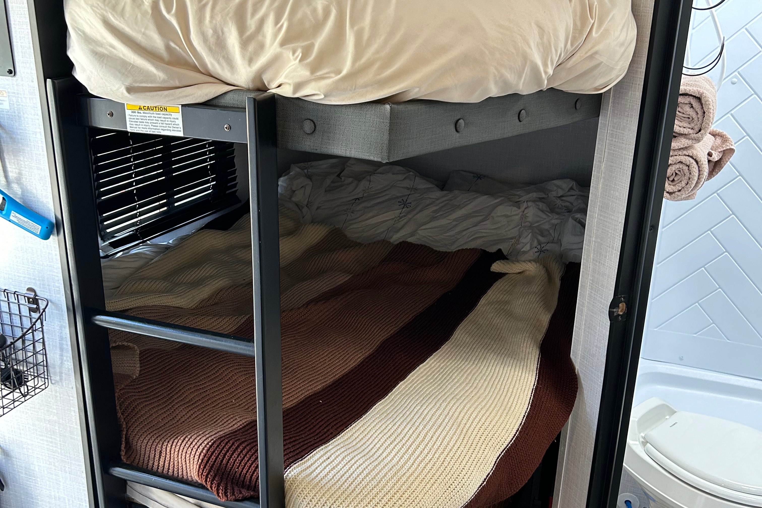 Tony's Coleman 24BH Travel Trailer