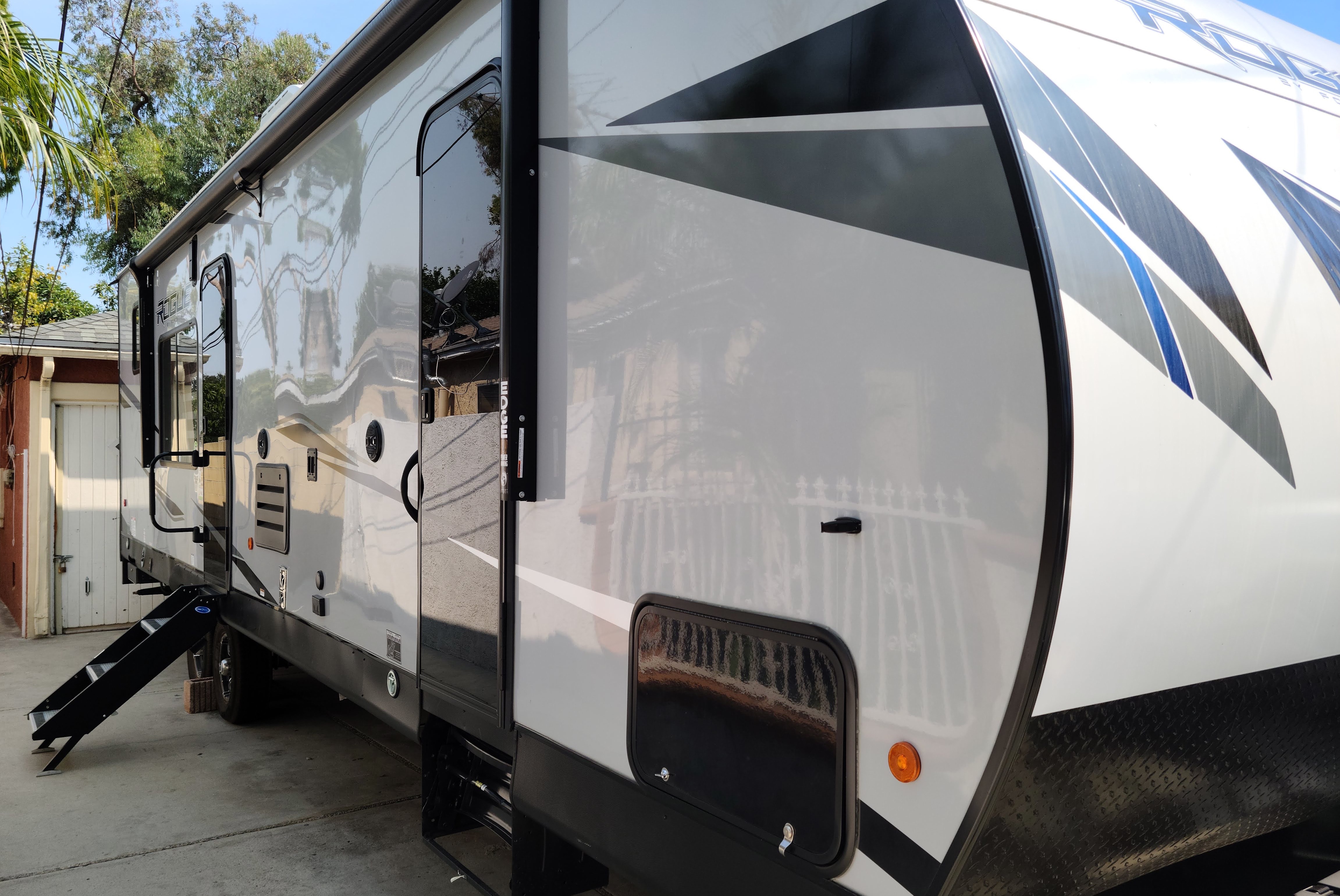 *Glamp Life* Rogue Travel Trailer