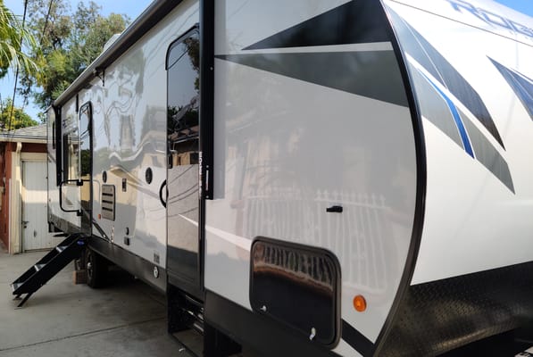 *Glamp Life* Rogue Travel Trailer