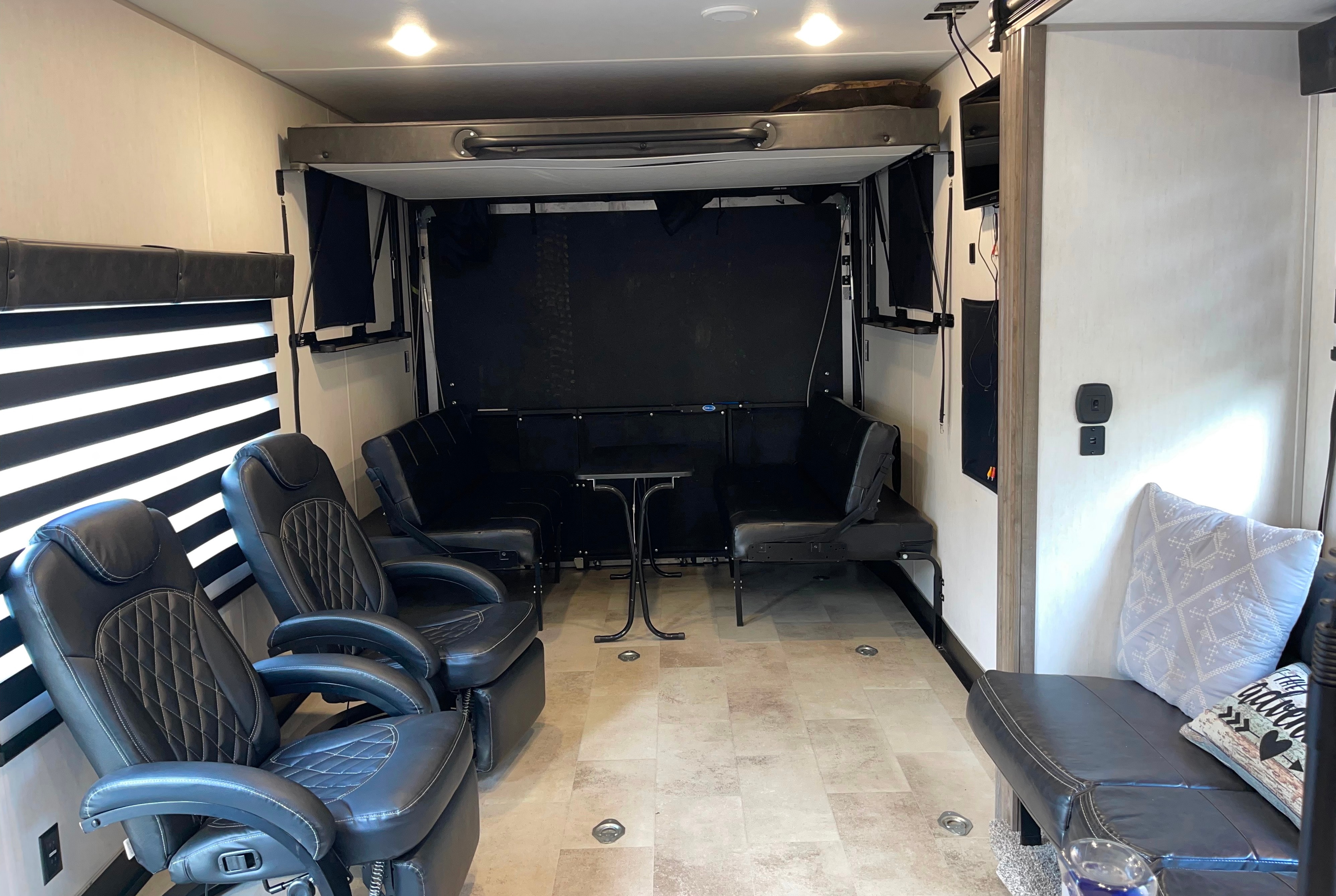 *Glamp Life* Rogue Travel Trailer