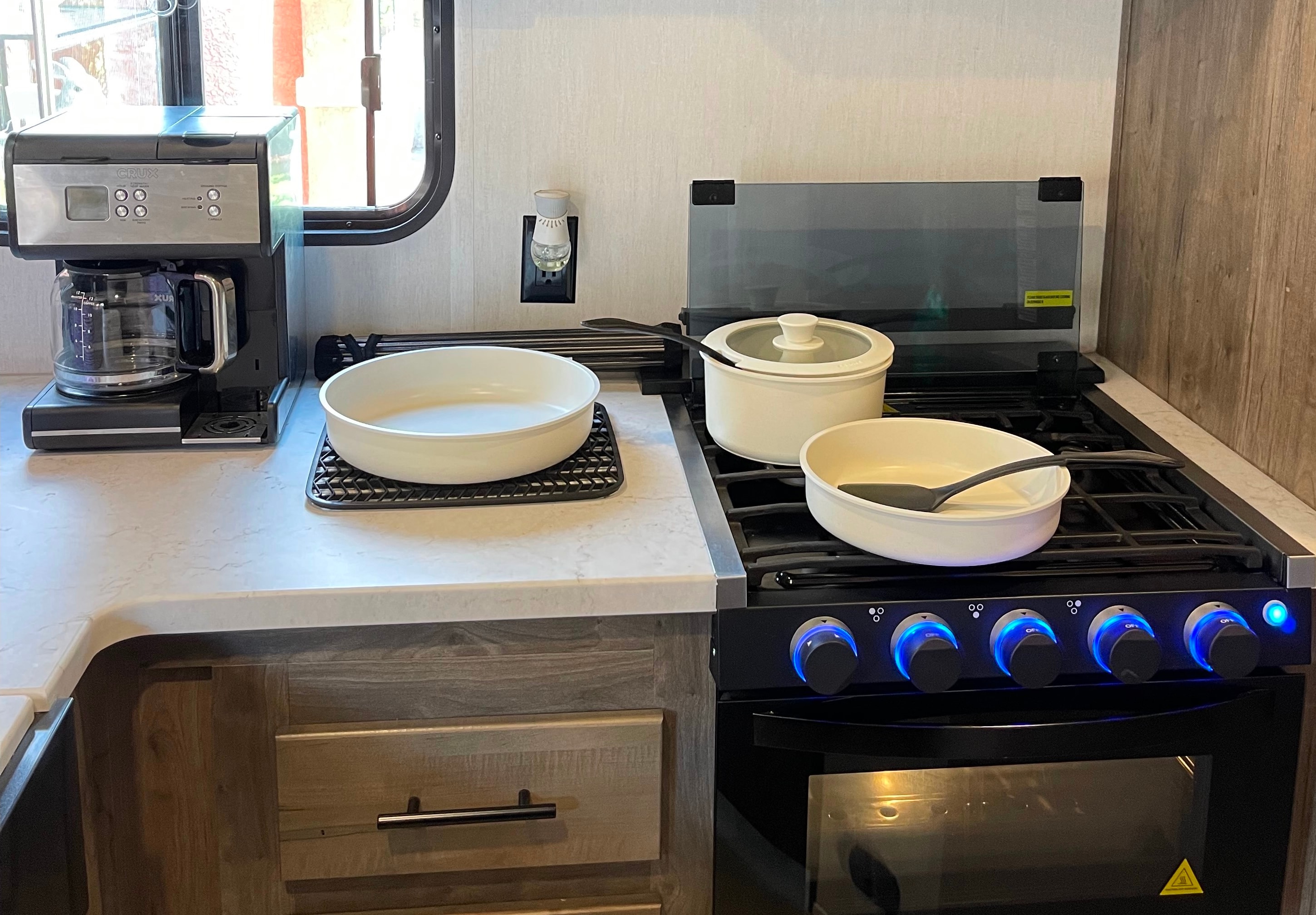 *Glamp Life* Rogue Travel Trailer