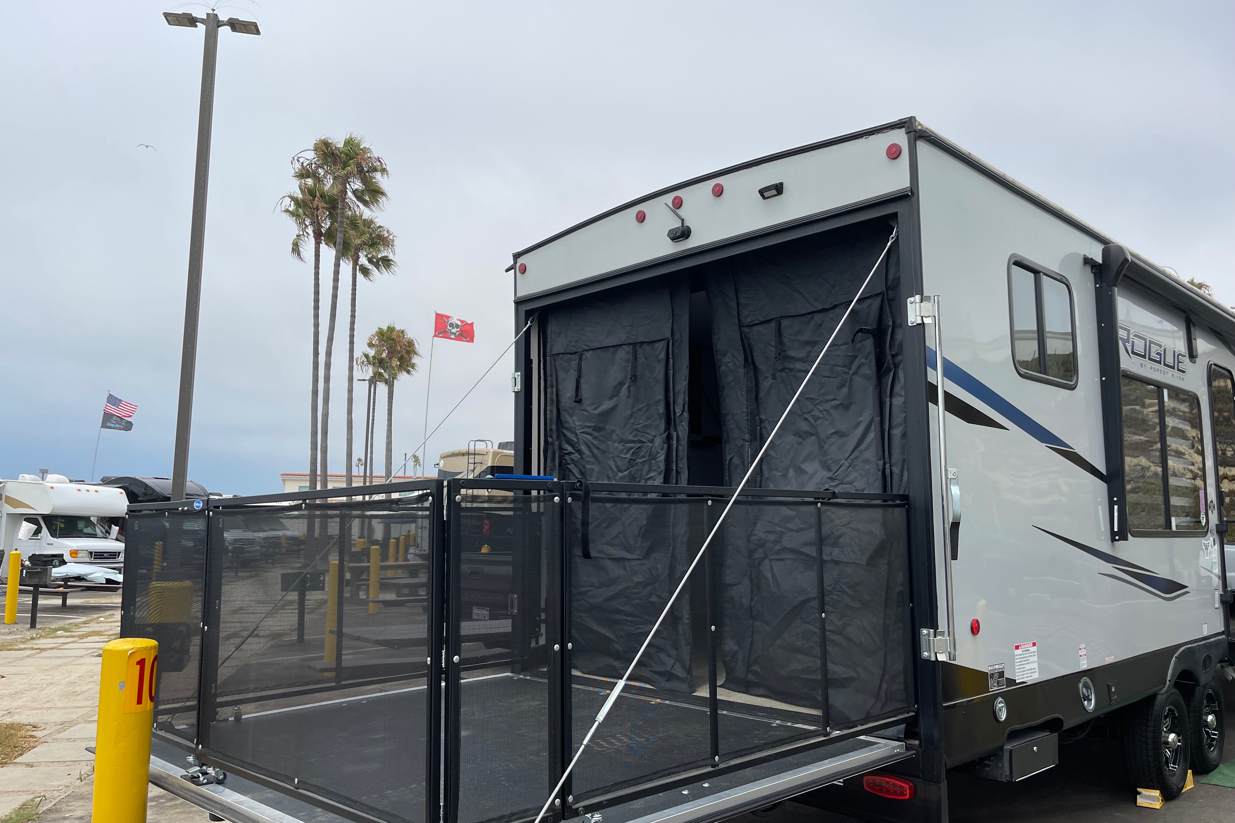 *Glamp Life* Rogue Travel Trailer