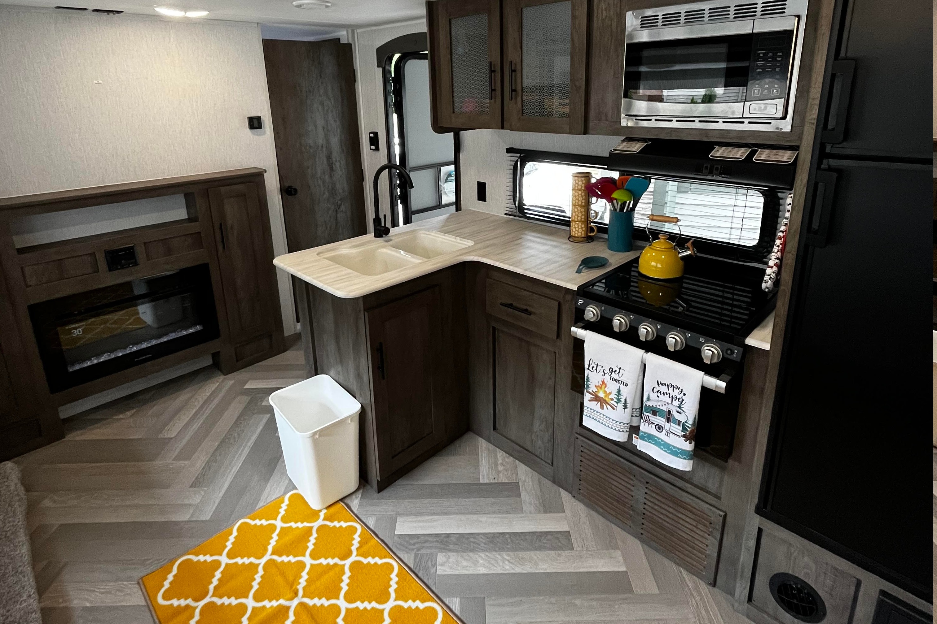 Trailer&Chill Forest River wildwood X-Lite 263BHXL Travel Trailer