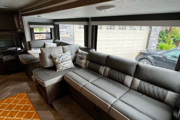 Trailer&Chill Forest River wildwood X-Lite 263BHXL Travel Trailer