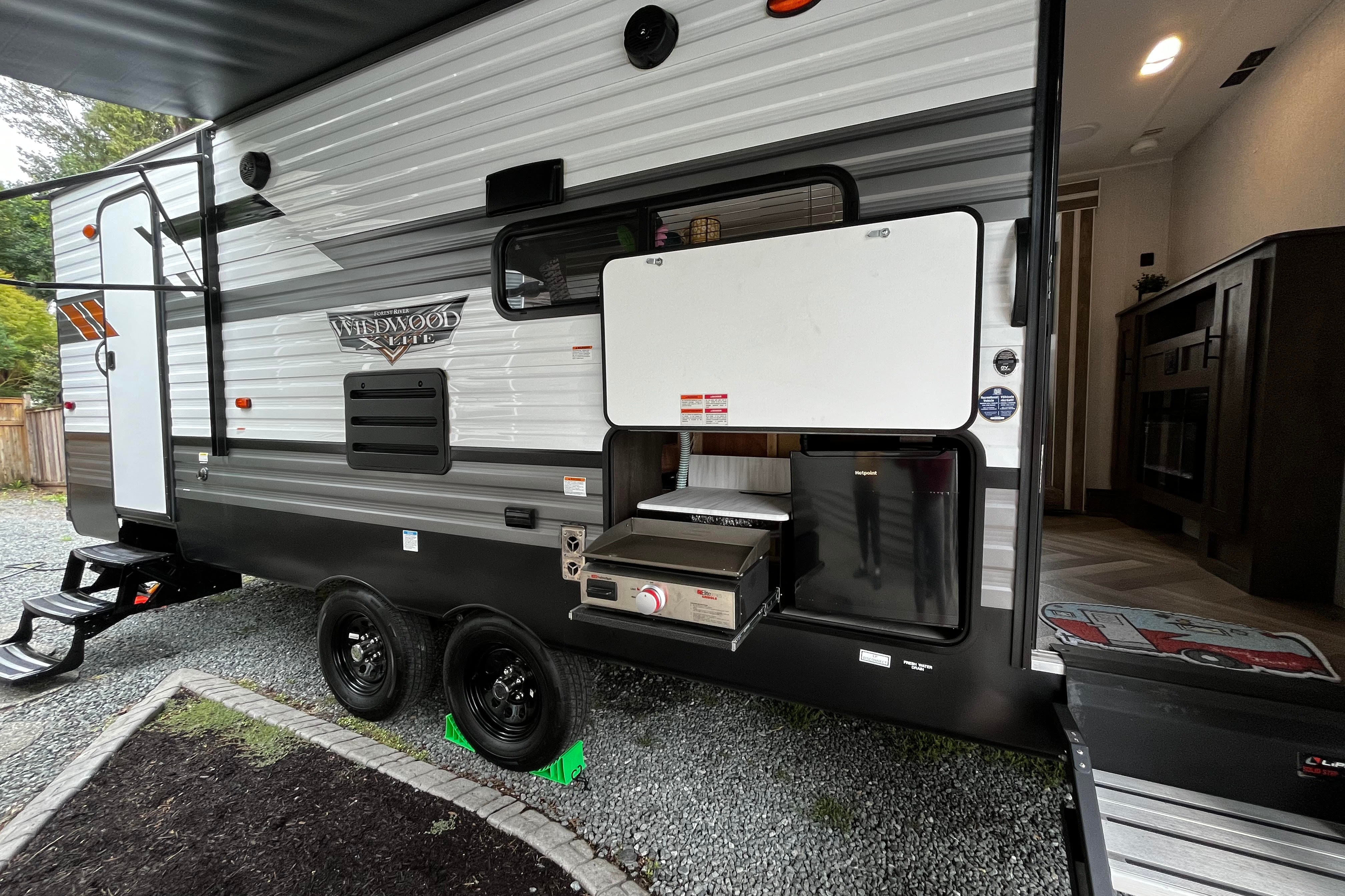Trailer&Chill Forest River wildwood X-Lite 263BHXL Travel Trailer