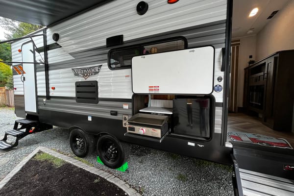 Trailer&Chill Forest River wildwood X-Lite 263BHXL Travel Trailer