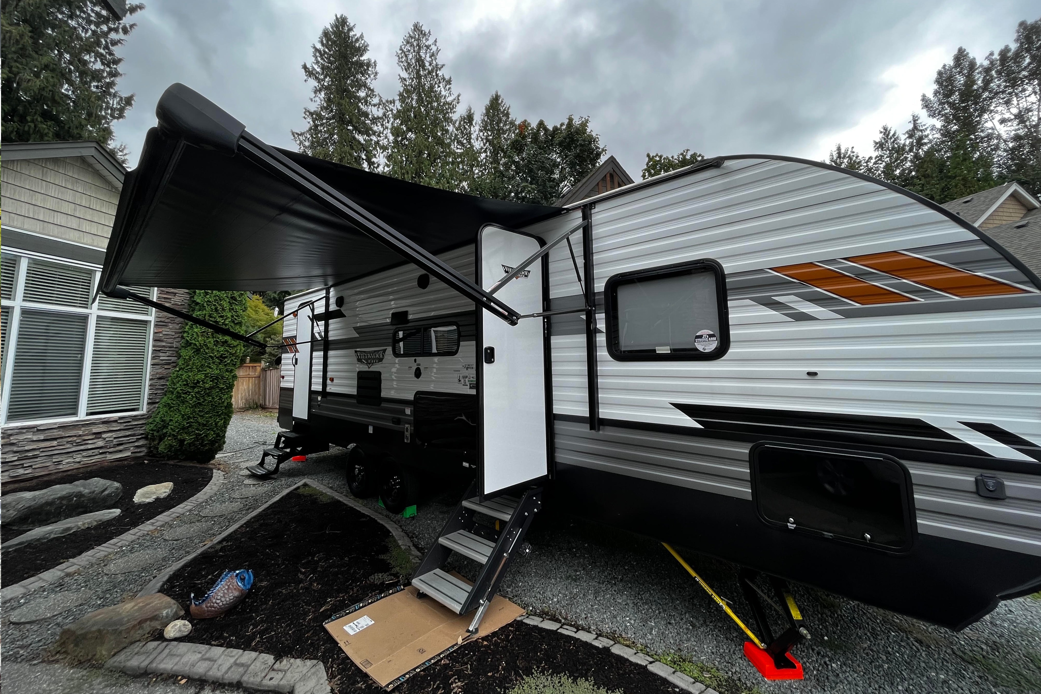 Trailer&Chill Forest River wildwood X-Lite 263BHXL Travel Trailer