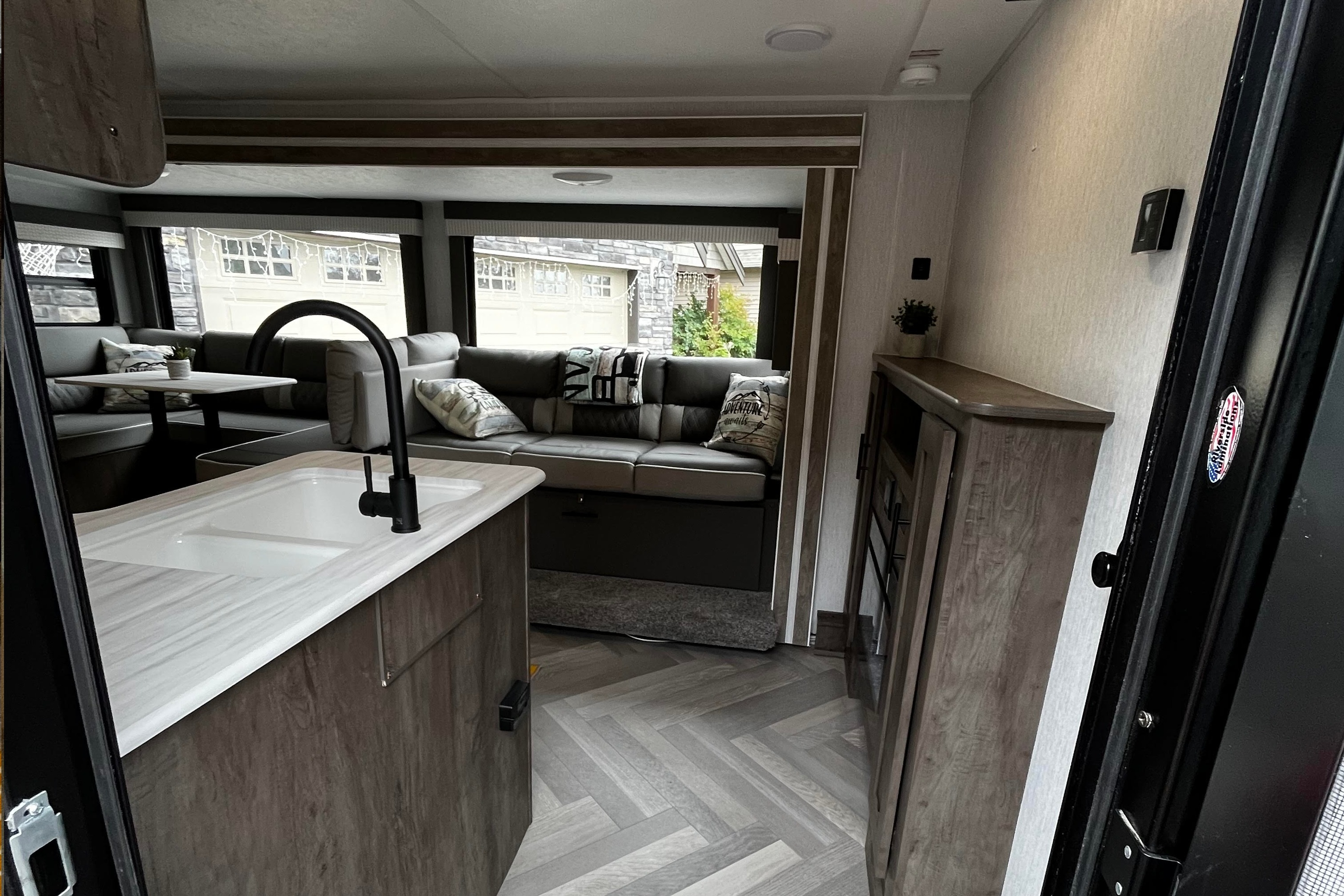 Trailer&Chill Forest River wildwood X-Lite 263BHXL Travel Trailer