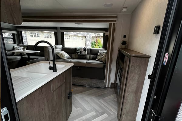 Trailer&Chill Forest River wildwood X-Lite 263BHXL Travel Trailer