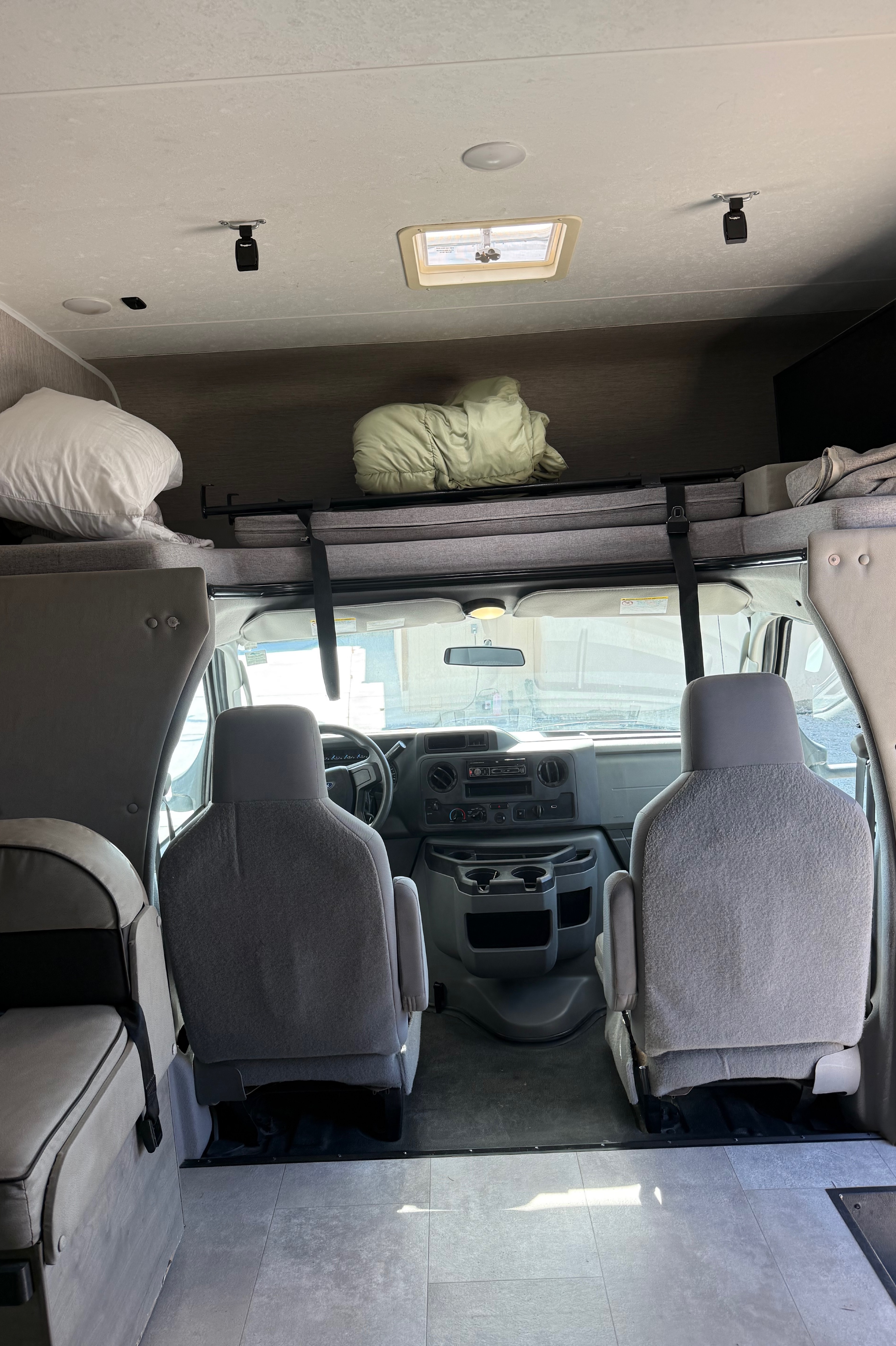 Joe's Coachmen Freelander Class C