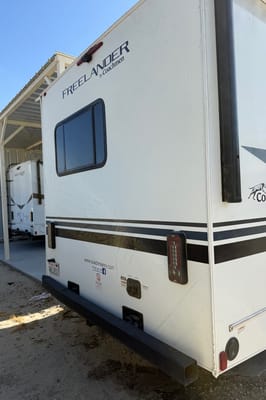 Joe's Coachmen Freelander Class C