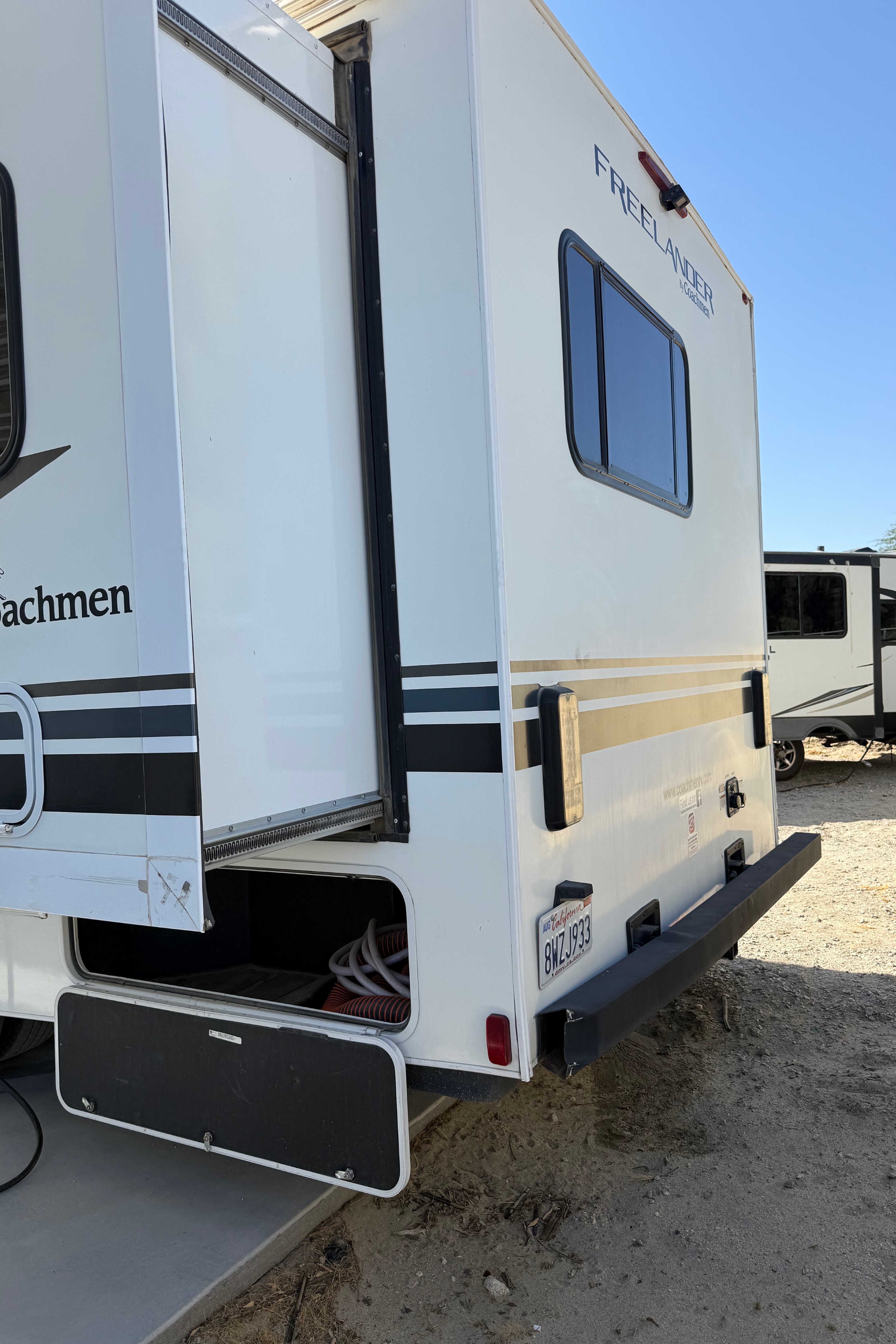 Joe's Coachmen Freelander Class C