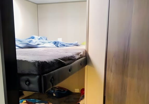 summerlin’s Prime Time Avenger lt Travel Trailer