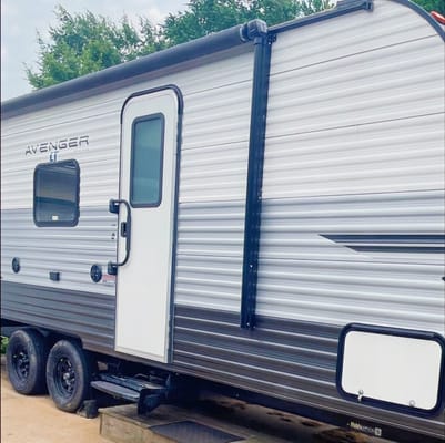 summerlin’s Prime Time Avenger lt Travel Trailer