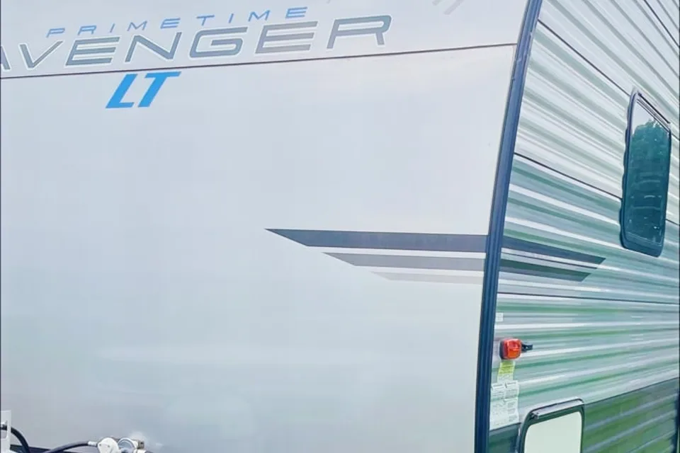 summerlin’s Prime Time Avenger lt Travel Trailer