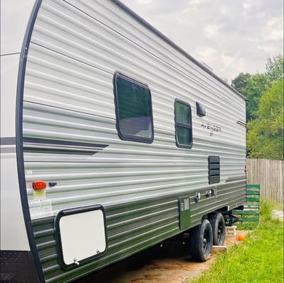 summerlin’s Prime Time Avenger lt Travel Trailer