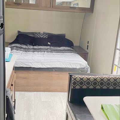summerlin’s Prime Time Avenger lt Travel Trailer