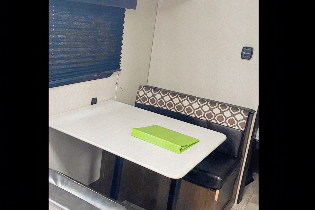 summerlin’s Prime Time Avenger lt Travel Trailer