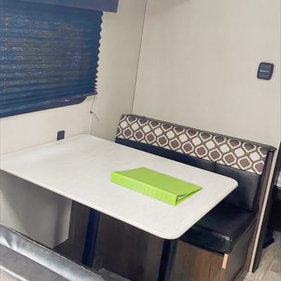 summerlin’s Prime Time Avenger lt Travel Trailer