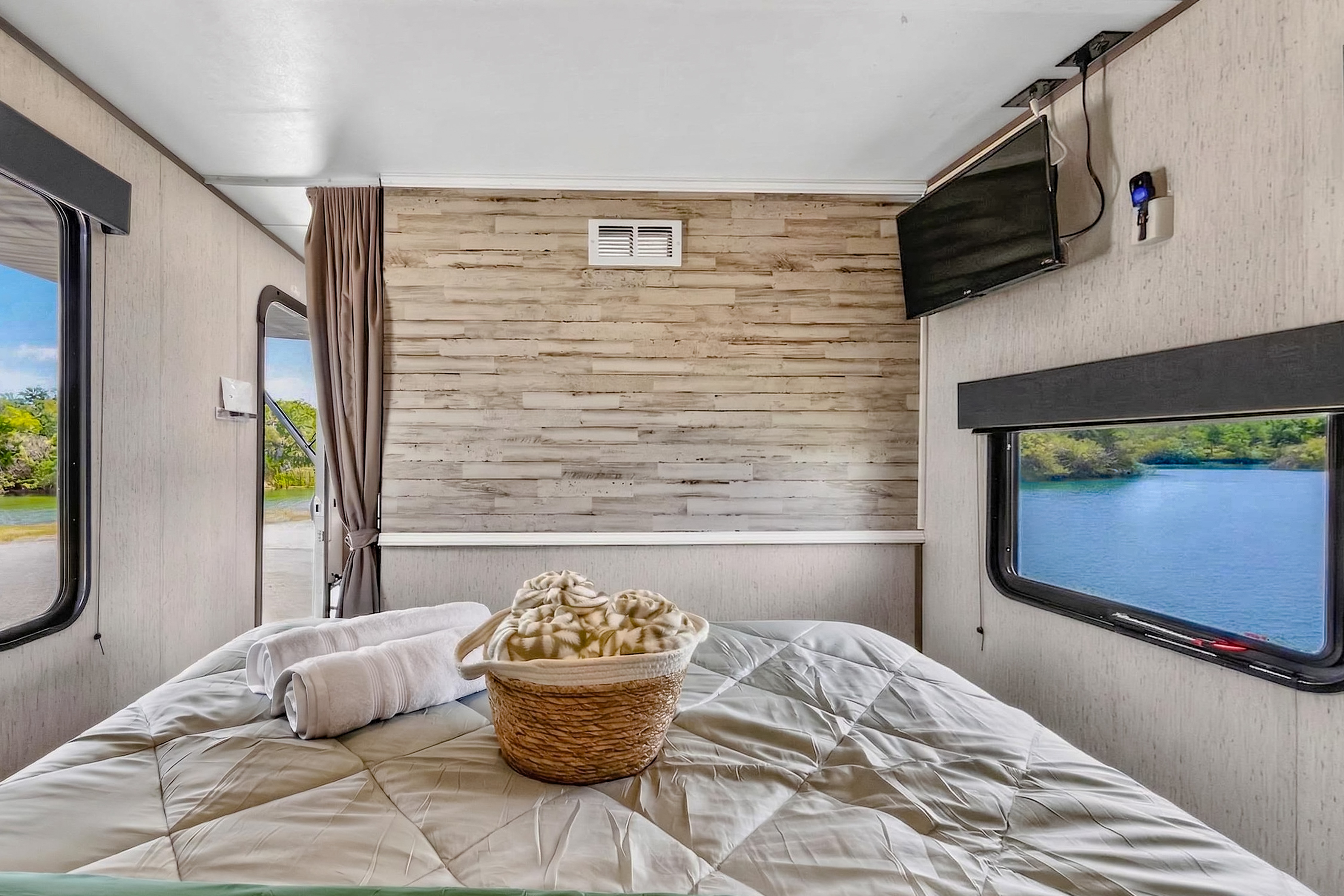 Dutchmen Coleman Duco 276BH Travel Trailer