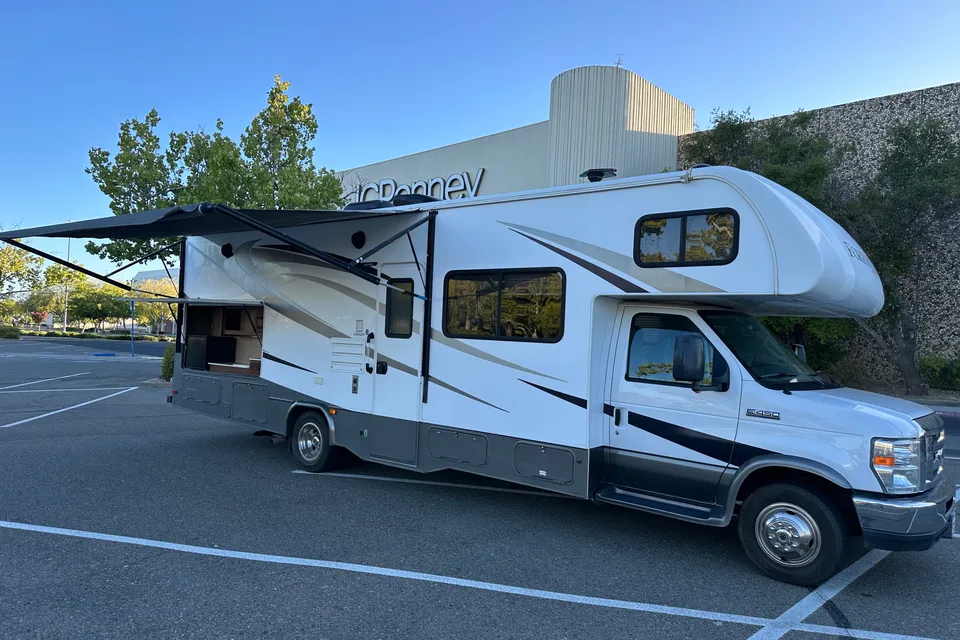 Forest River Forester 2861DS  Luxury Spacious
