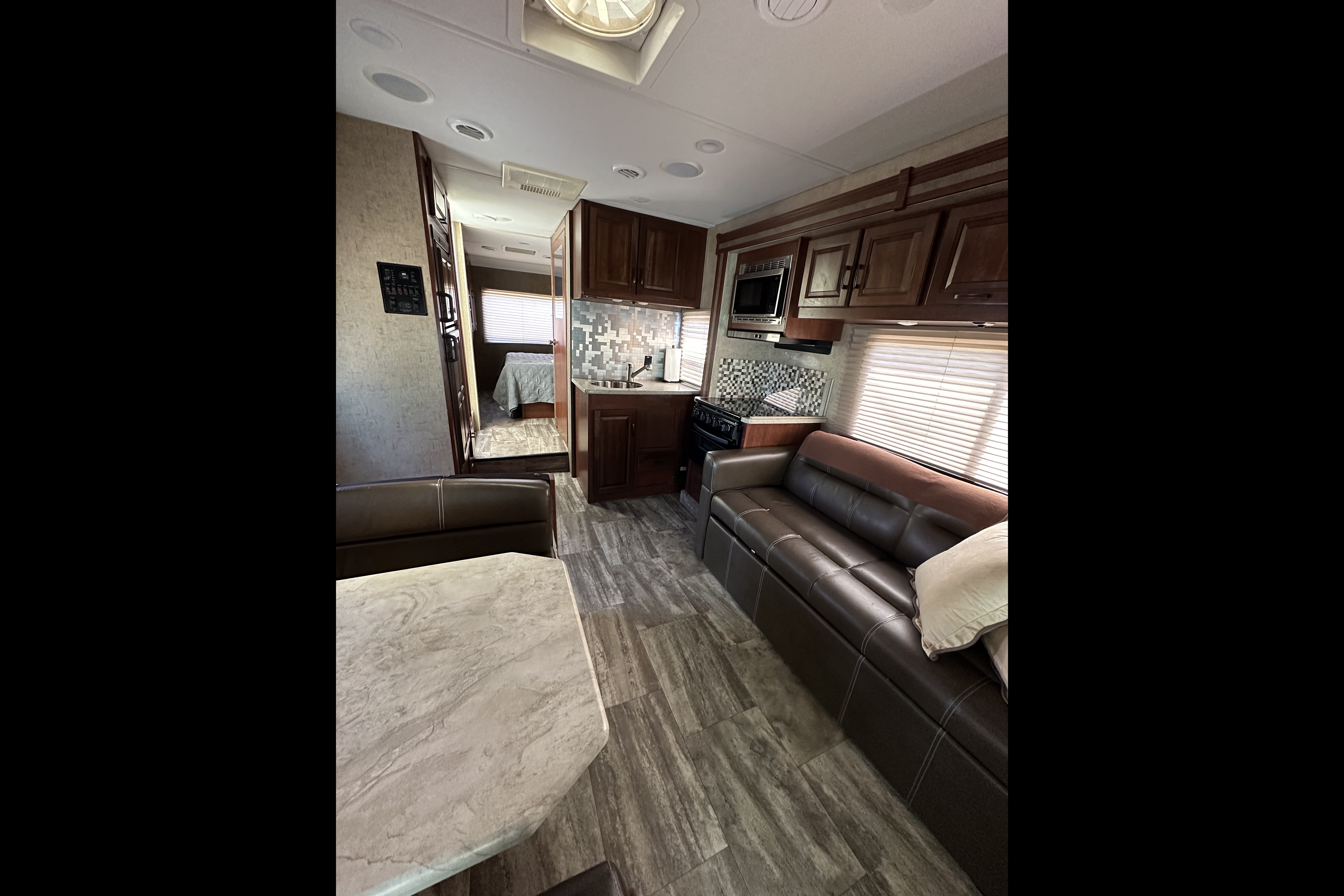 Forest River Forester 2861DS  Luxury Spacious