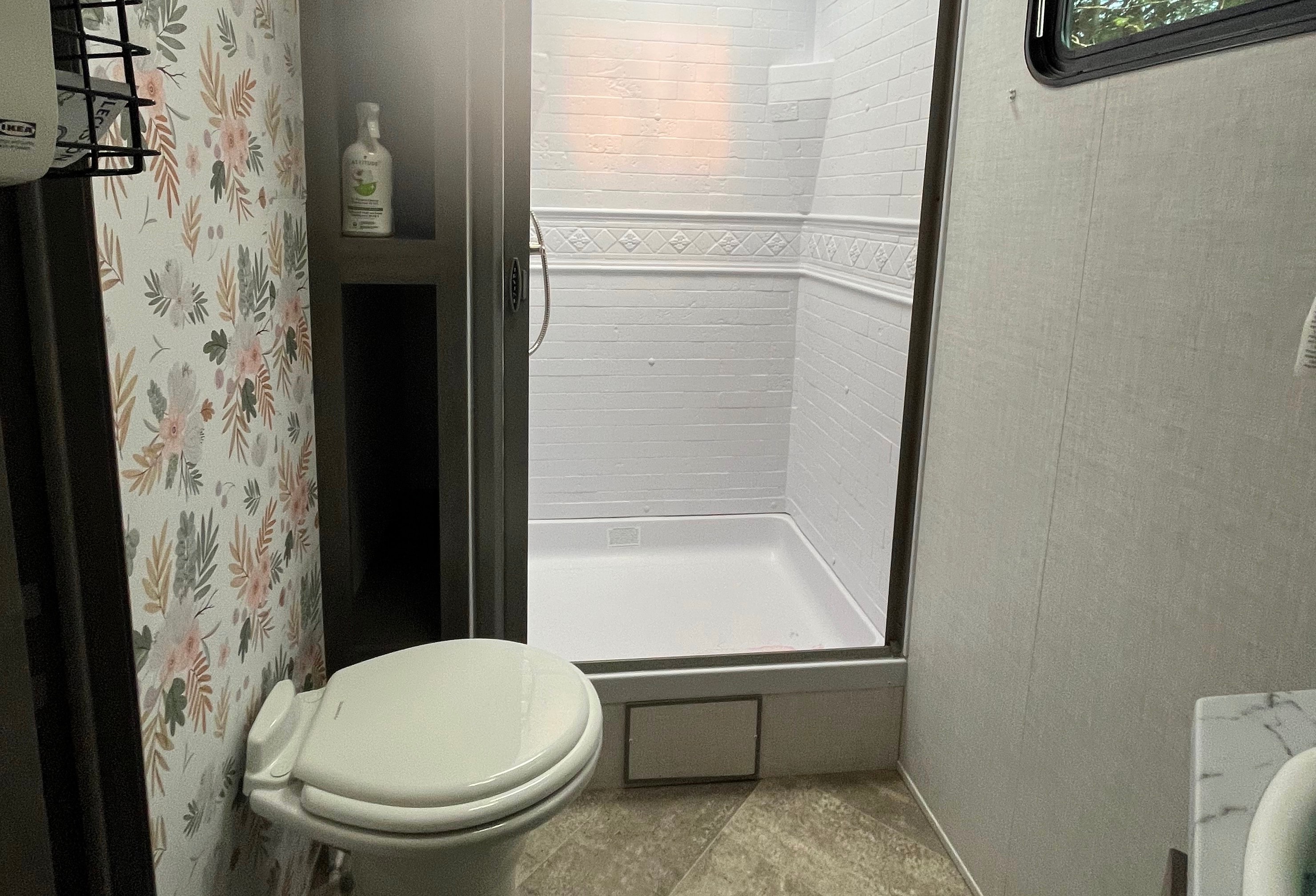 Emily's East to West Alta 2100mbh Travel Trailer