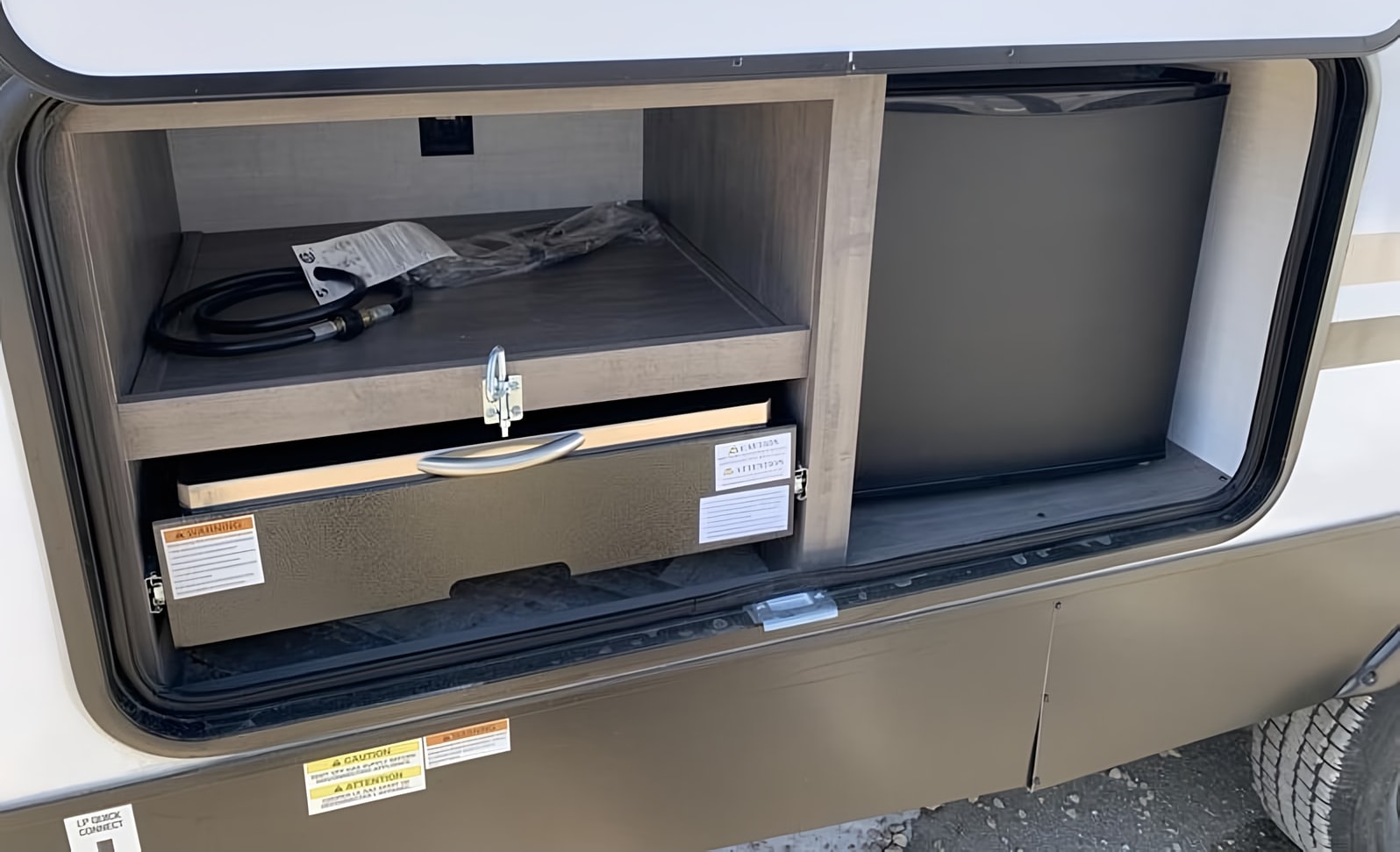 Emily's East to West Alta 2100mbh Travel Trailer