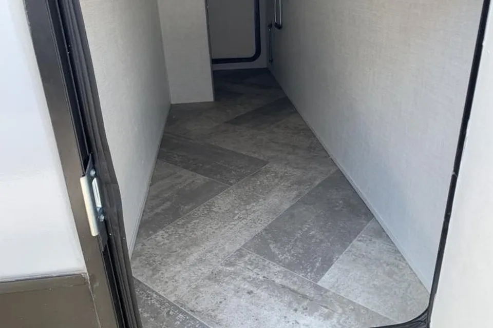 Emily's East to West Alta 2100mbh Travel Trailer