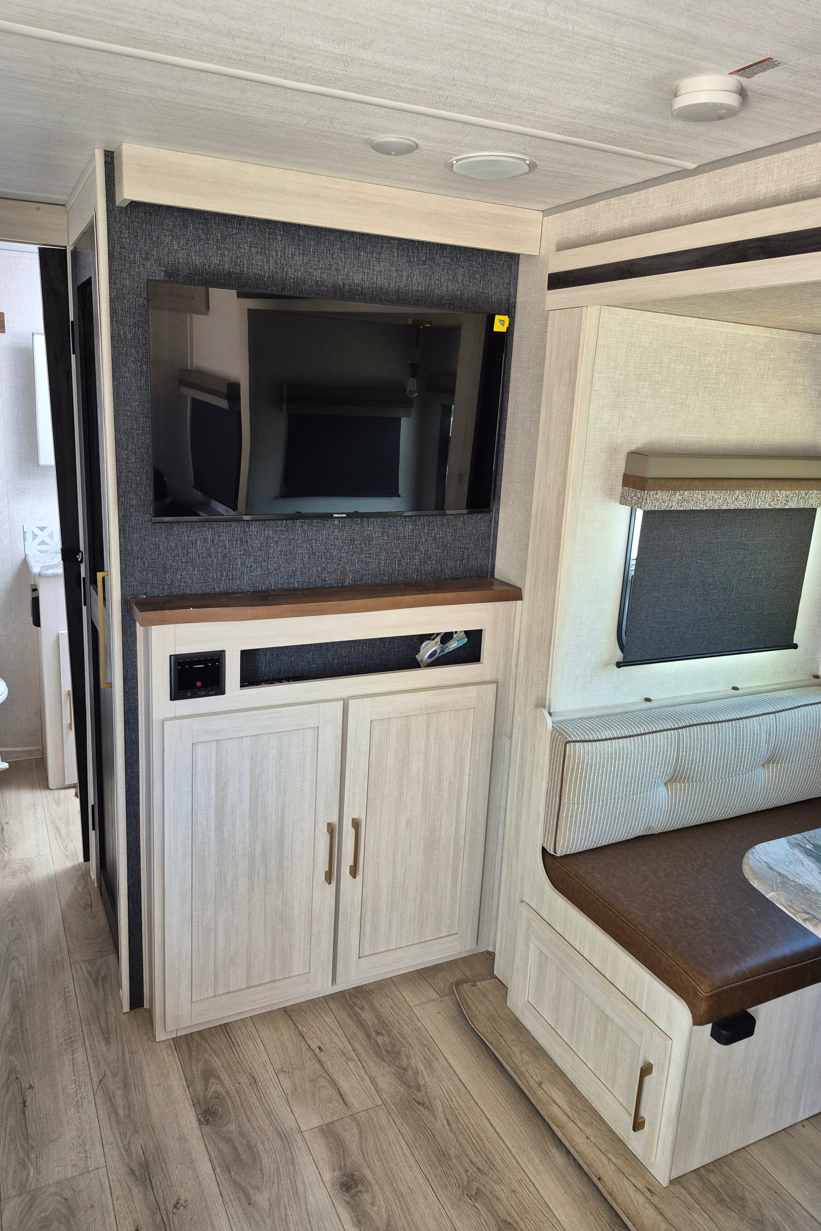 Reyes's Forest River Surveyor legend Travel Trailer