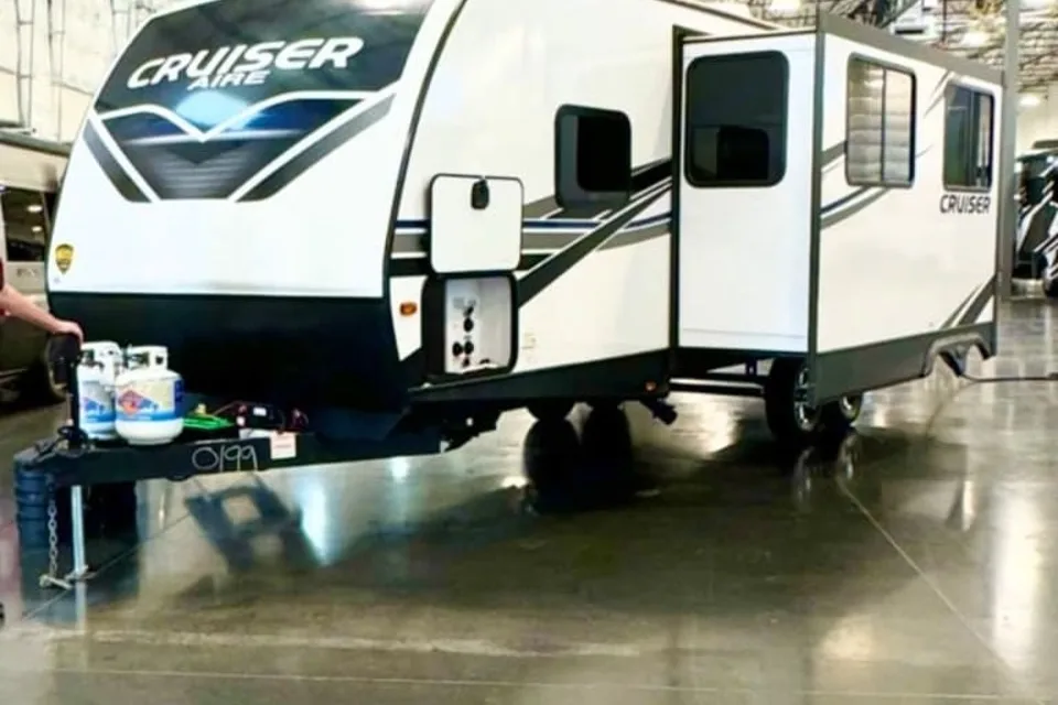 P & N Cruiser air Travel Trailer