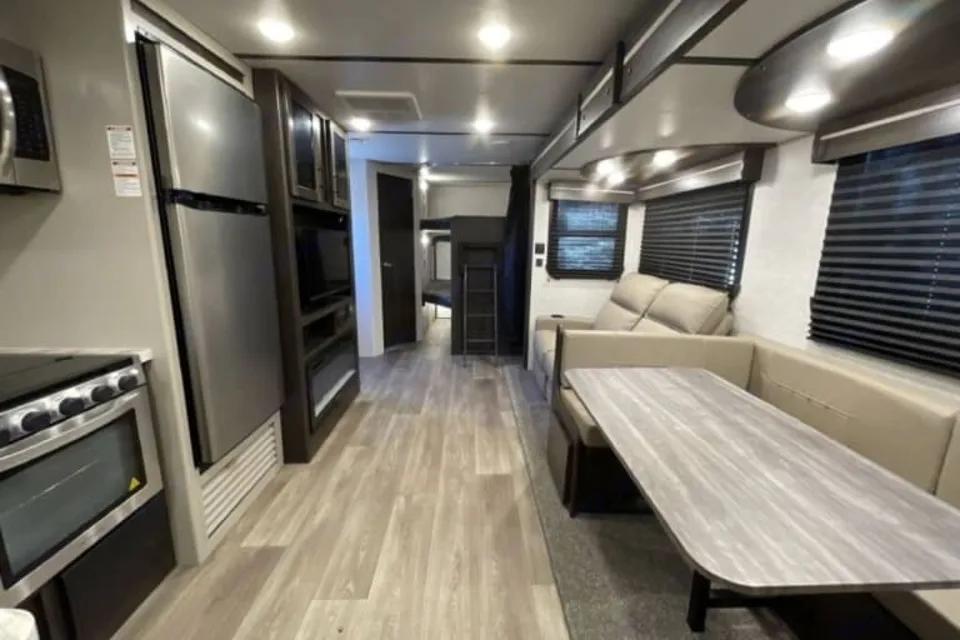 P & N Cruiser air Travel Trailer