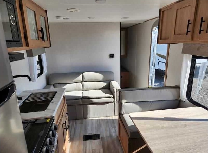 True North's 2023 Prime Time avenger 26bk Travel Trailer