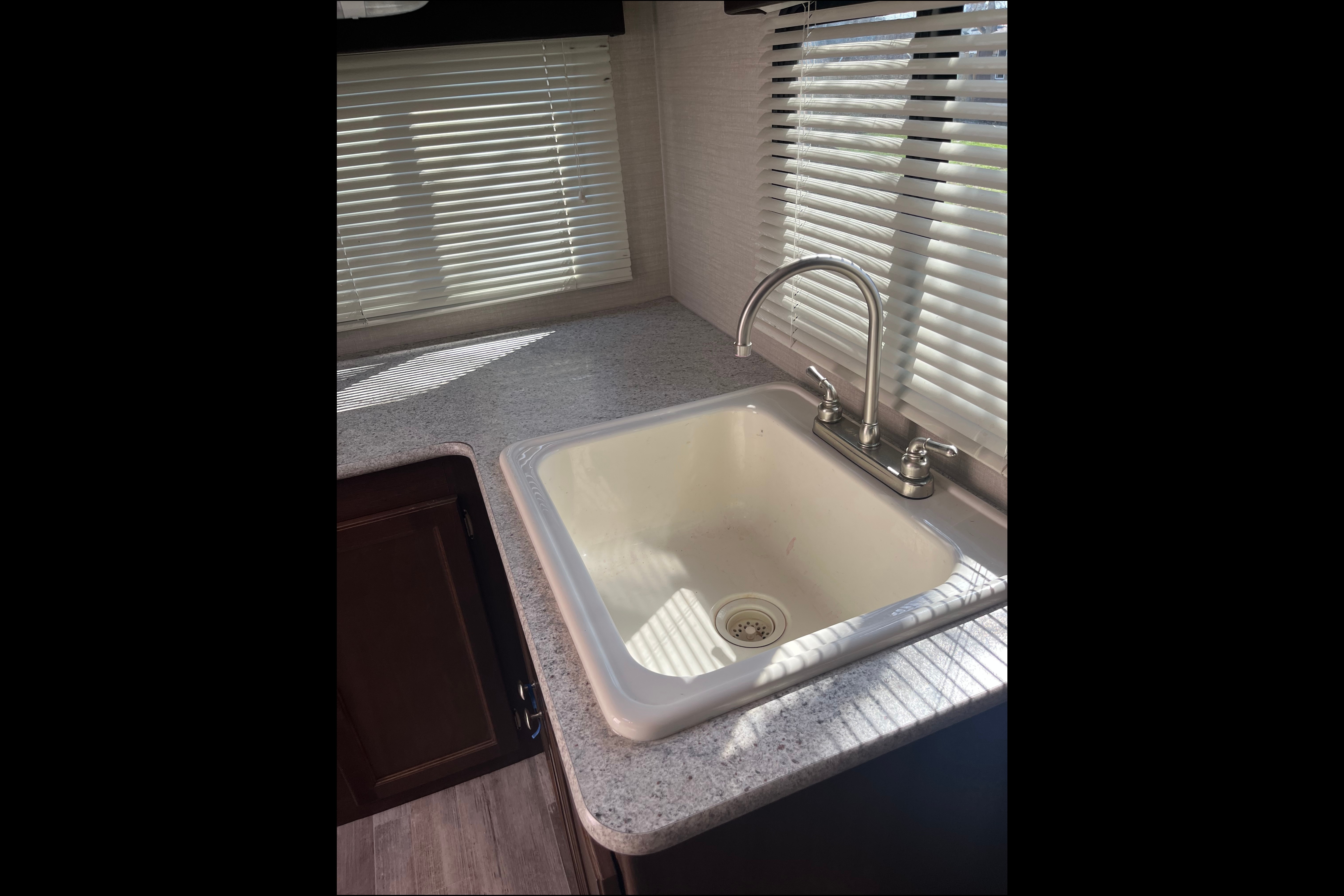 Keystone Bullet 248RKS Sleeps 6!