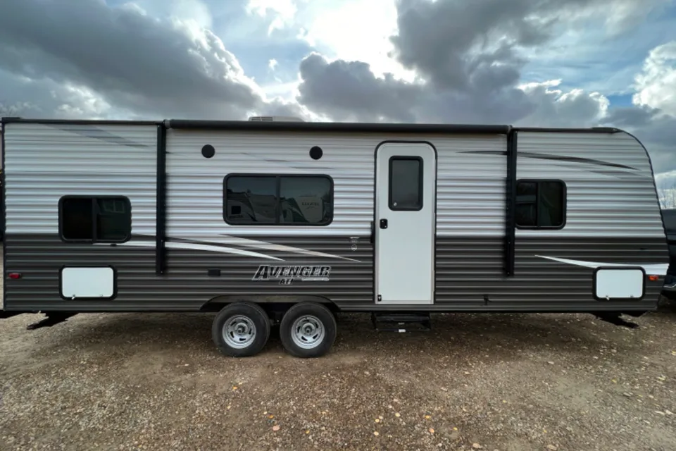 01 - 2020 - AVENGER - BUNKS - 4700lbs - SLEEPS 10