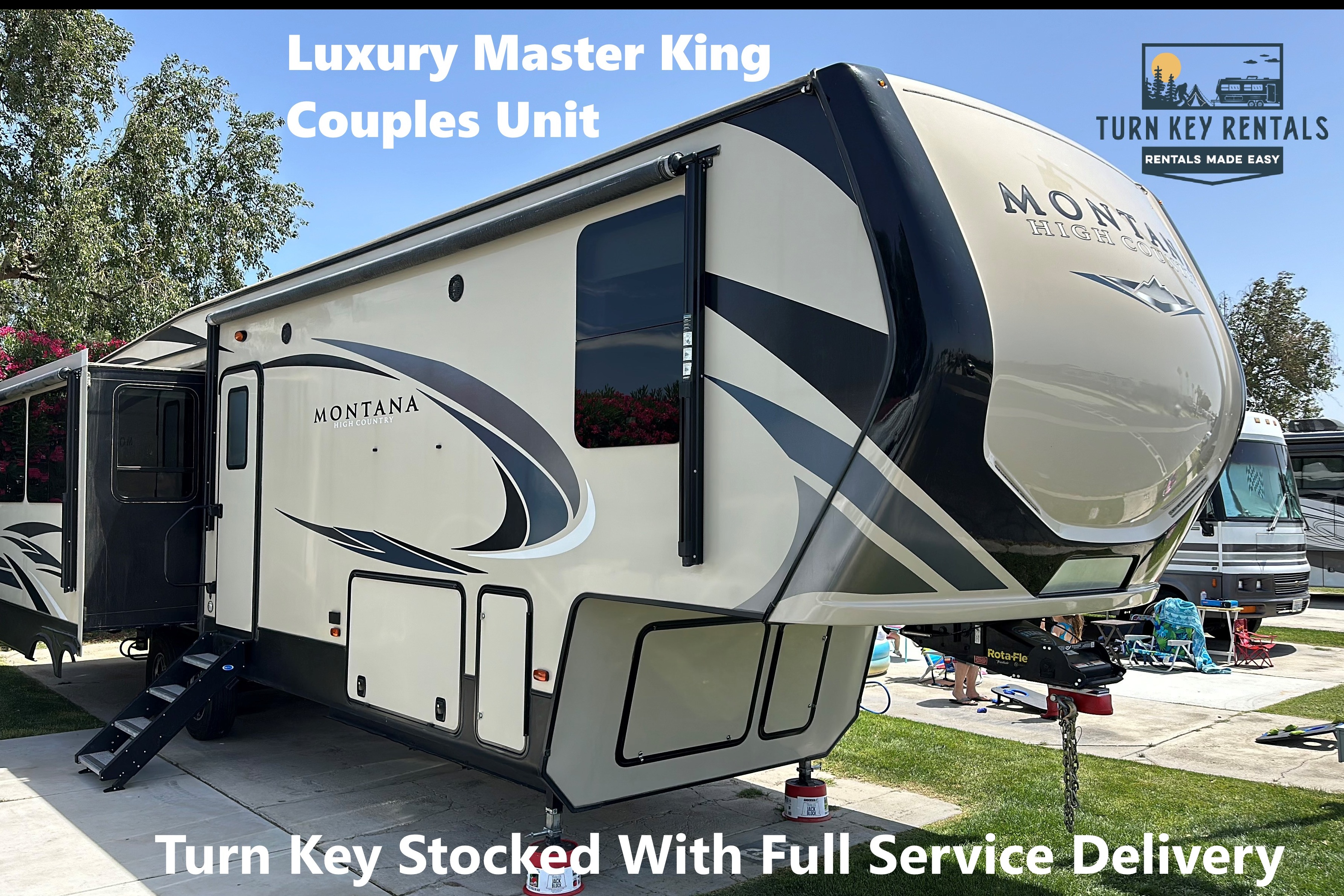 beautiful couples layout, King bed with a large living room, Turn Key