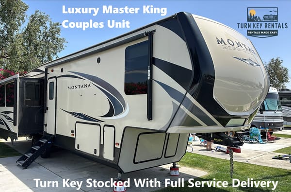 beautiful couples layout, King bed with a large living room, Turn Key