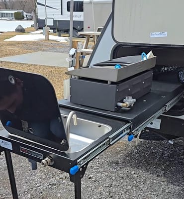 Mini-roulotte pour 2 personnes / Bien équipée