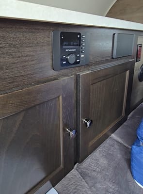 Mini-roulotte pour 2 personnes / Bien équipée