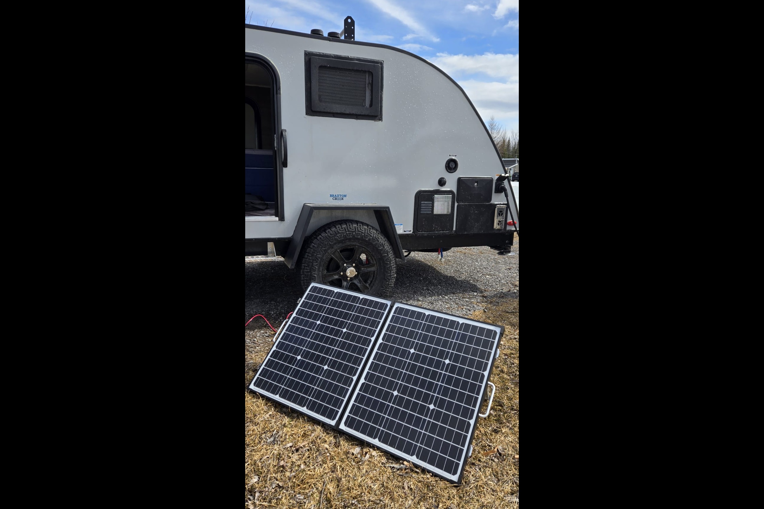 Mini-roulotte pour 2 personnes / Bien équipée