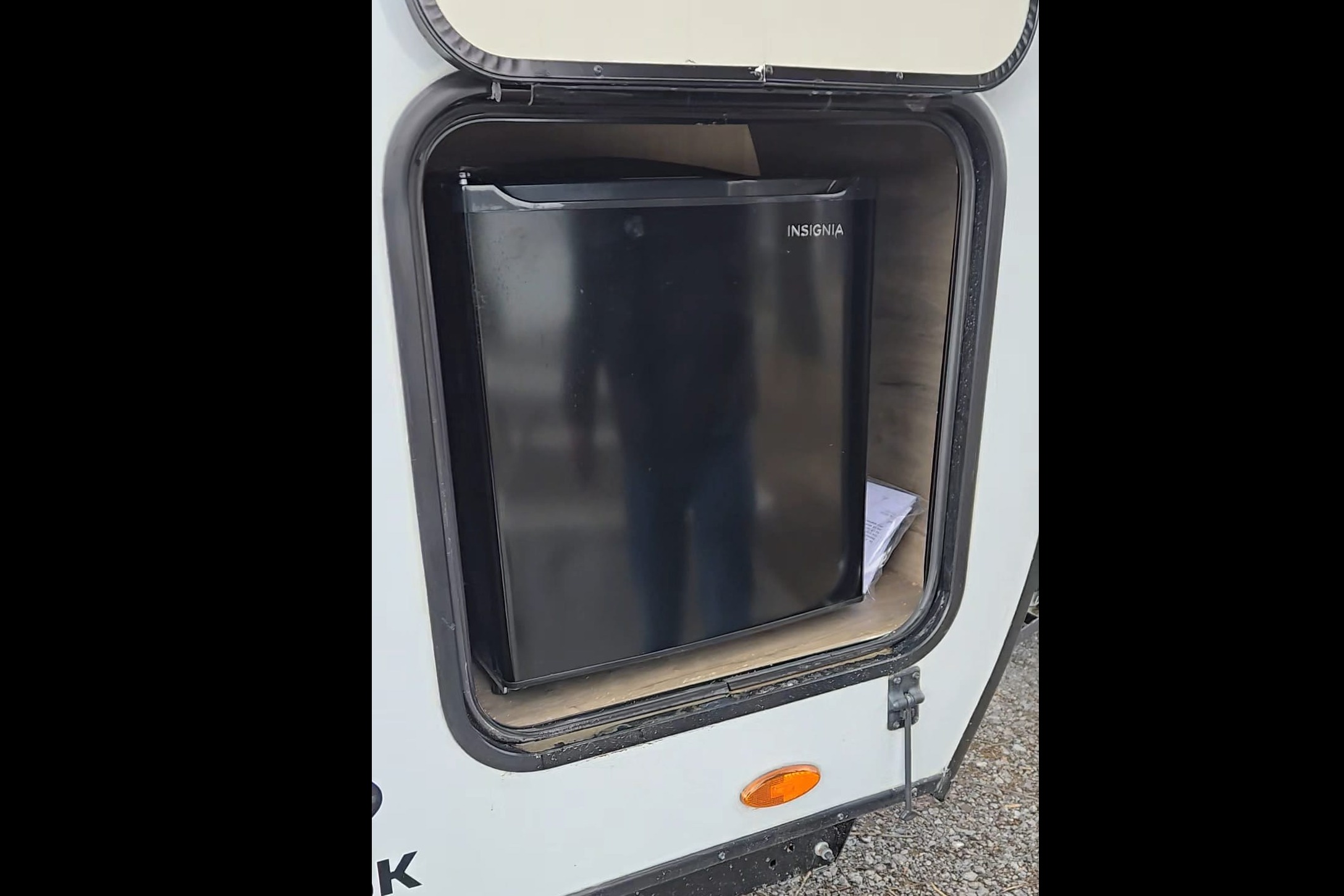 Mini-roulotte pour 2 personnes / Bien équipée