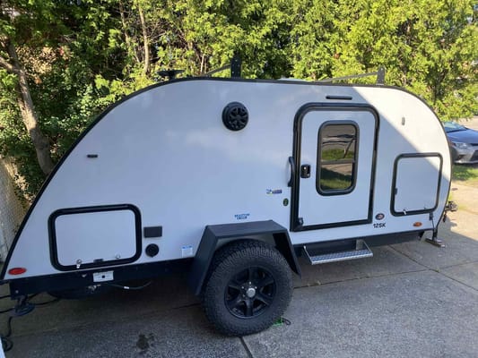 Mini-roulotte pour 2 personnes / Bien équipée