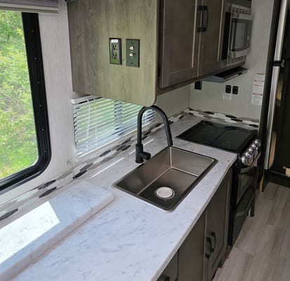 Explore Upstate SC Parks & Lake Hartwell in Class C RV