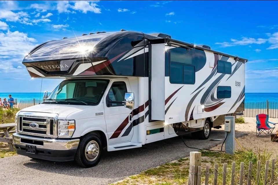 C20*NEW*Luxury Entegra Sleeps 10-Private MasterSuite Entegra Class C