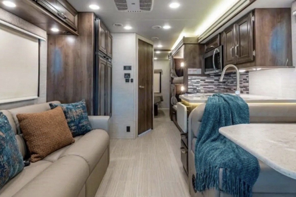 C20*NEW*Luxury Entegra Sleeps 10-Private MasterSuite Entegra Class C