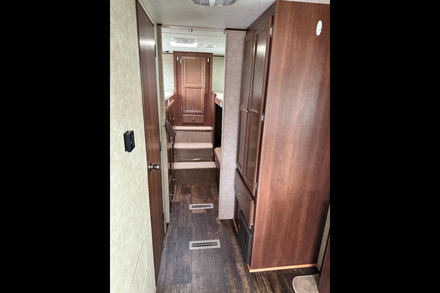 Crossroads Z-1 Travel Trailer