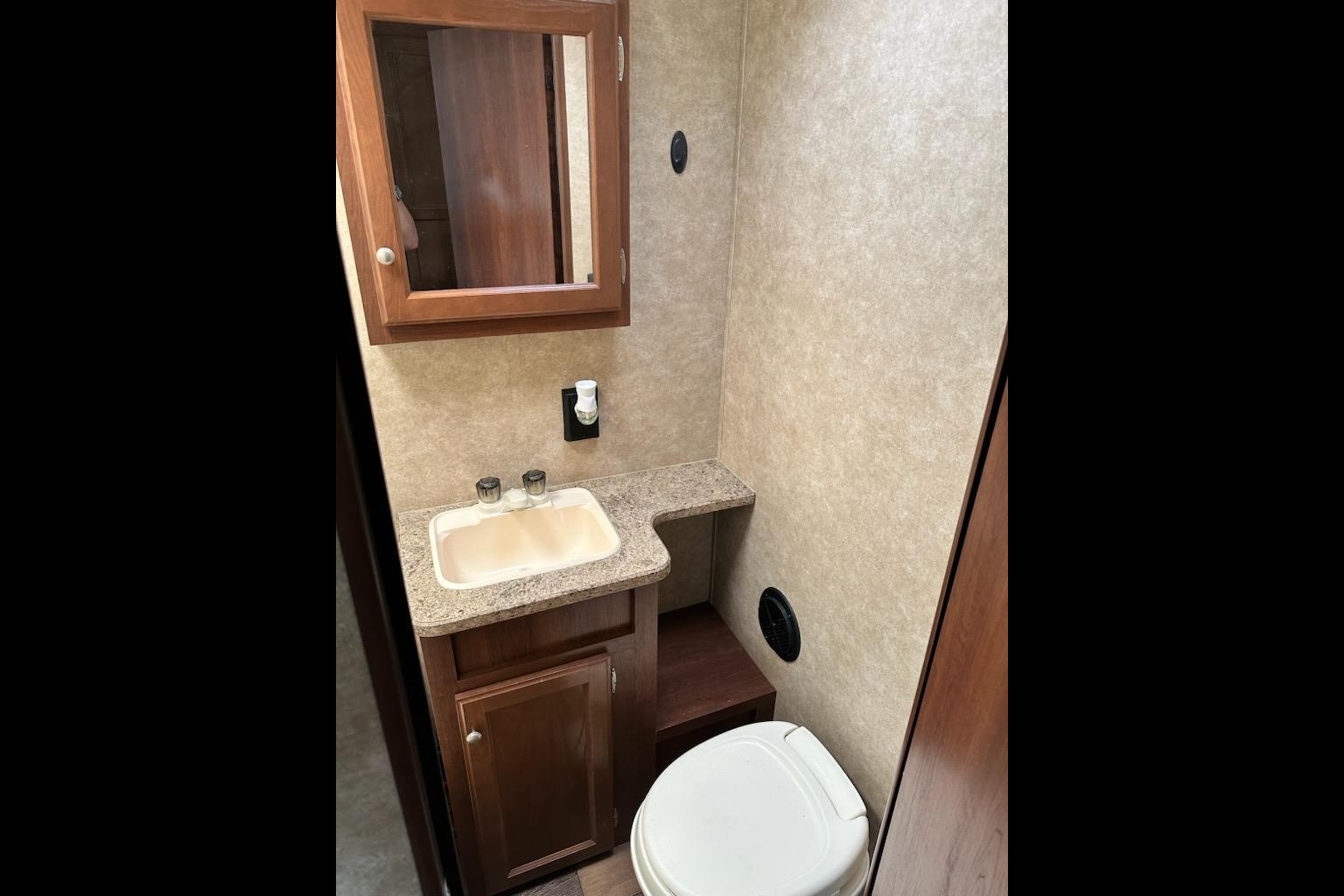 Crossroads Z-1 Travel Trailer