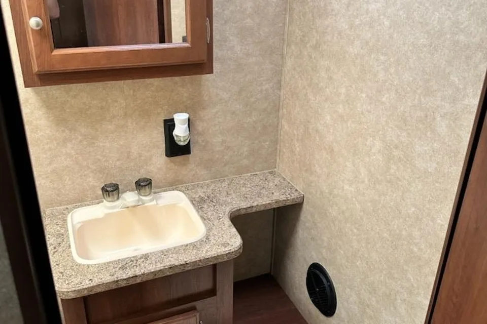 Crossroads Z-1 Travel Trailer