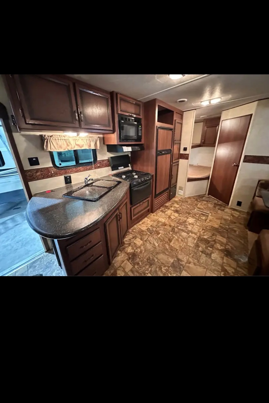 Scott's Crossroads Zinger Travel Trailer