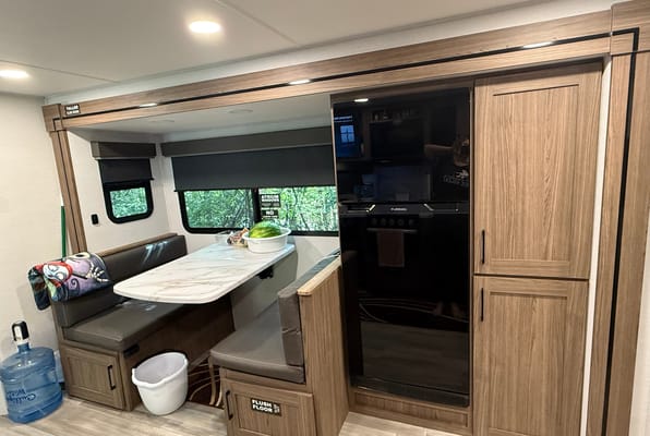 Alliance Delta BH241 Travel Trailer, Starlink included.